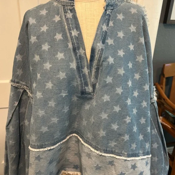 Oli & Hali Blue Star Pattern Denim Top Sz L - Picture 10 of 11